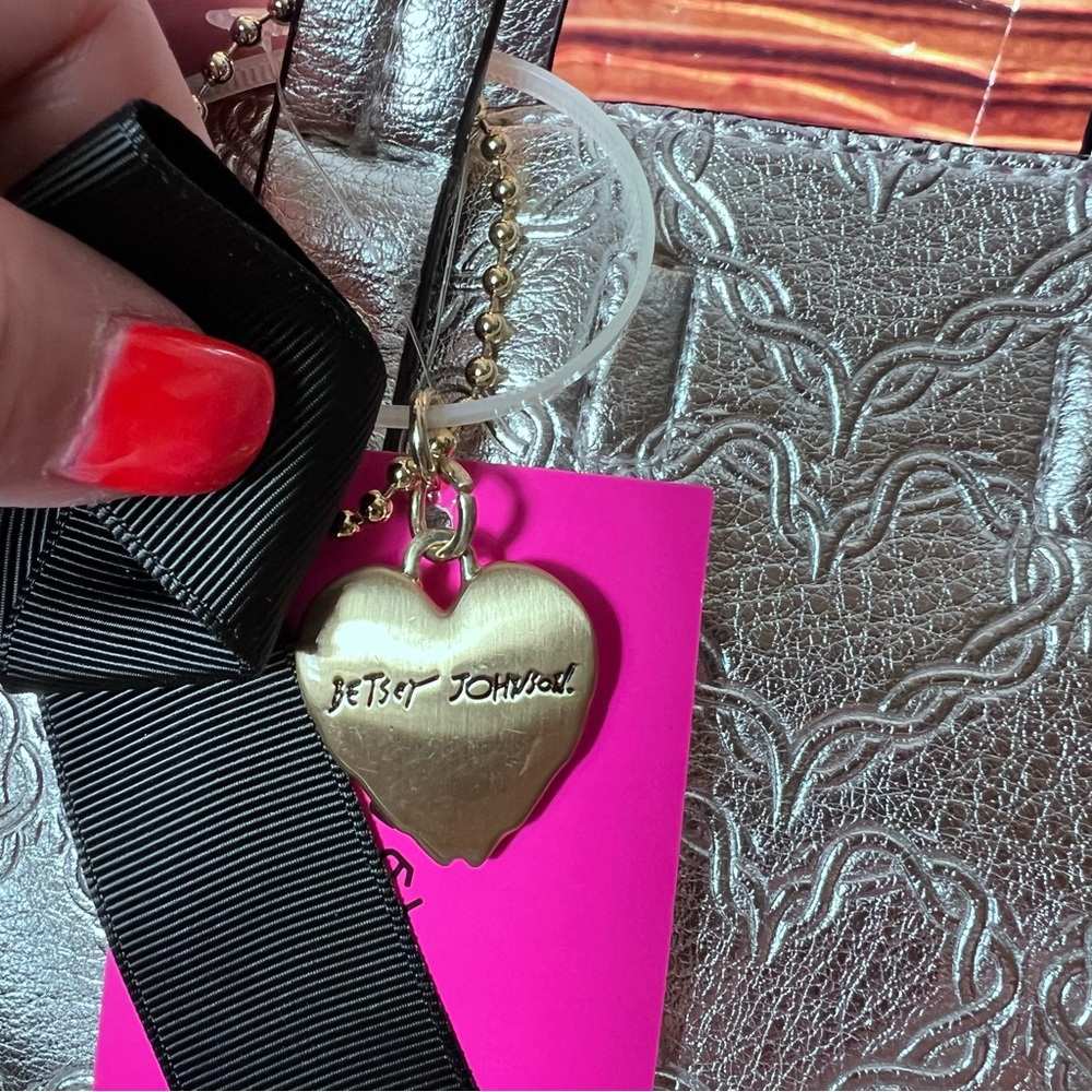 NWT Betsey Johnson Shop Around The Clock Tote, Silver, Heart Logo, Crossbody - Picture 9 of 16